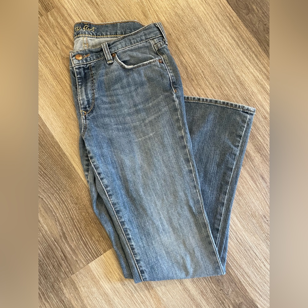 Old Navy The Flirt Jeans Women's 10 Regular Boot Cut Mid-Rise Medium Wash